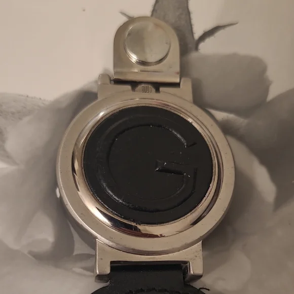 GUESS Black and Silver Watch with Keychain - Picture 5 of 10